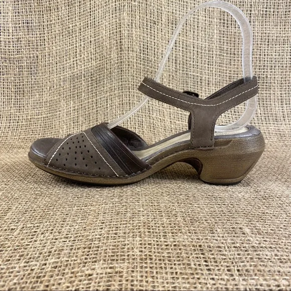 Merrell Clog Sandals leather heel Brown Ankle Sling Back Size 6 - Picture 7 of 11